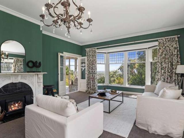 House for sale in Chaslands, Canterbury