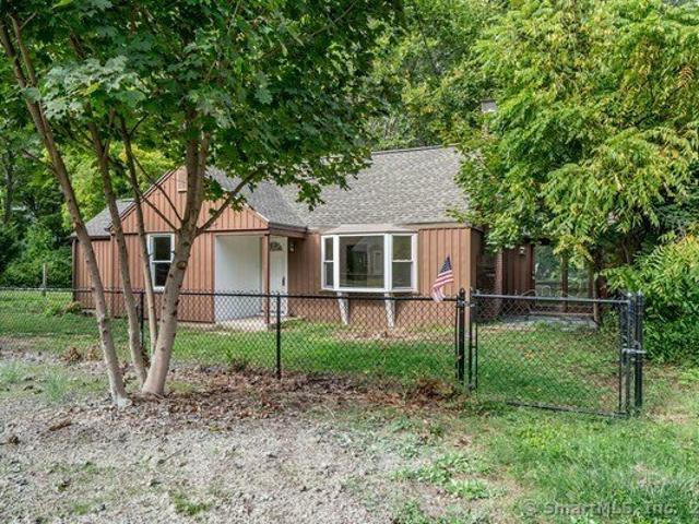 House for sale in Simsbury, Connecticut