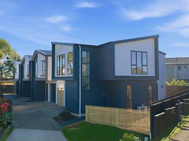 House for sale in Half Moon Bay, Howick