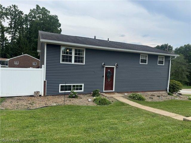 House for sale in Williamstown, West Virginia