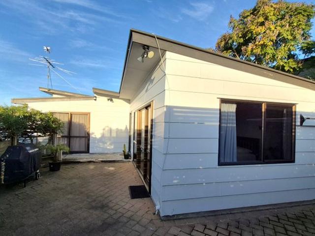 House for rent in Awhitu, Oroua County