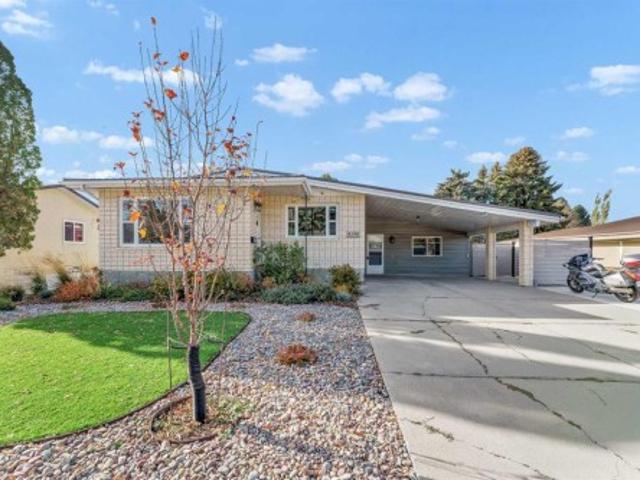 House for sale in Medicine Hat