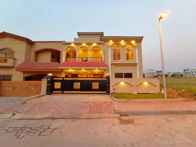 House for sale in Sector B, Phase 8, تحصیل راولپنڈی چھاؤنی