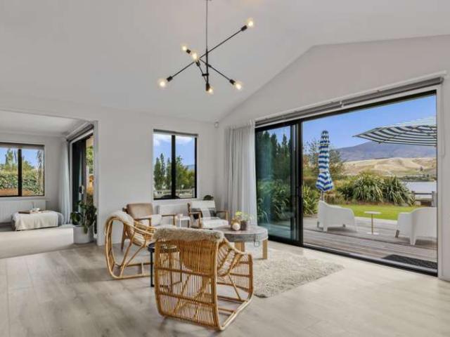 House for sale in Otakou