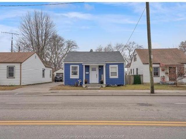 House for sale in Chatham–kent, Ontario