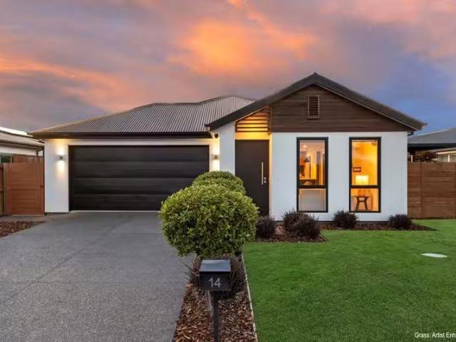 House for sale in Chaslands, Canterbury