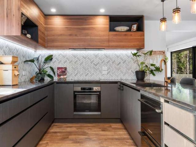 House for sale in Chaslands, Canterbury