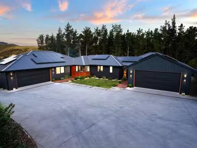 House for sale in Chaslands, Canterbury