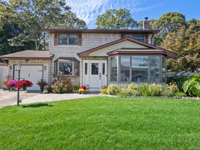 House for sale in Centereach, New York