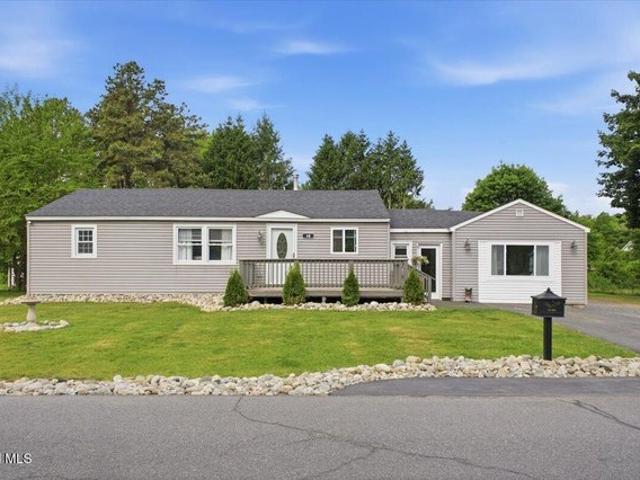 House for sale in Saratoga, New York