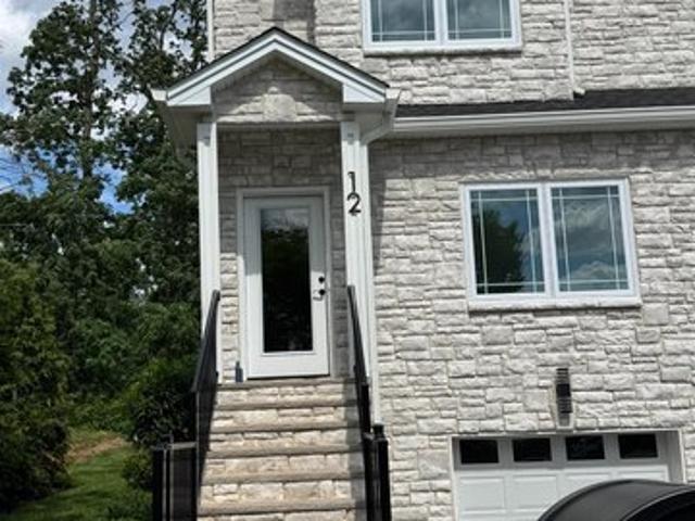 Townhouse for sale in Edison, New Jersey