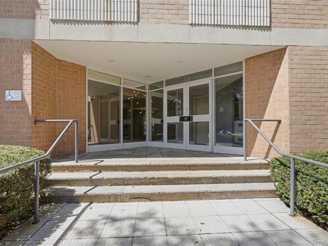 Condo for sale in White Plains, New York