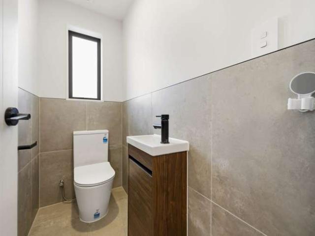 House for sale in Paremoremo, Oroua County