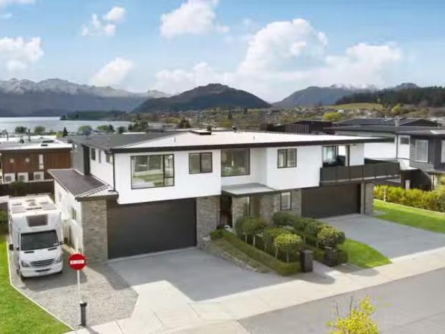 House for sale in Otakou