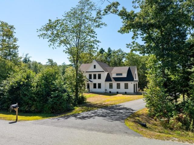House for sale in Topsham, Maine