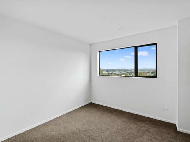 House for sale in Henderson, Henderson-Massey