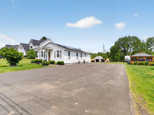 House for sale in Colonie, New York