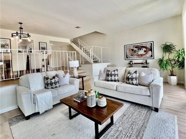 Condo for sale in Corona Del Mar, California