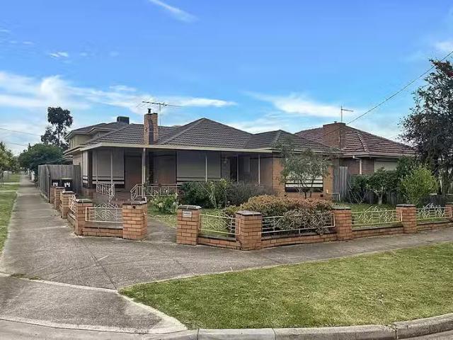 House for rent in Sunshine North, Victoria