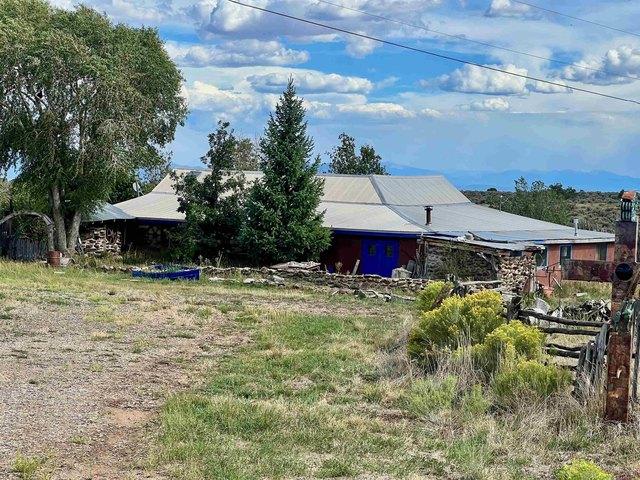 House for sale in Tres Piedras, Taos County