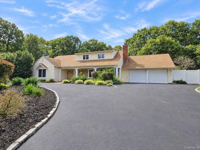 House for sale in Stony Brook, Town of Brookhaven