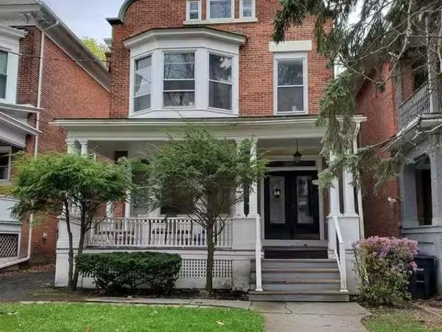 Condo for rent in Albany