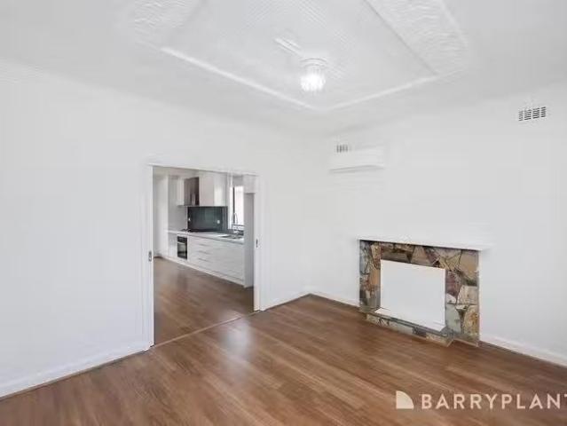 House for rent in Sunshine