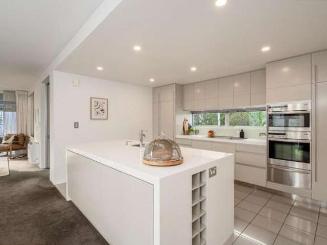 Townhouse for sale in Merivale, Canterbury