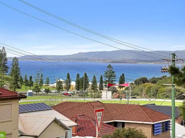 House for rent in Wollongong West, New South Wales