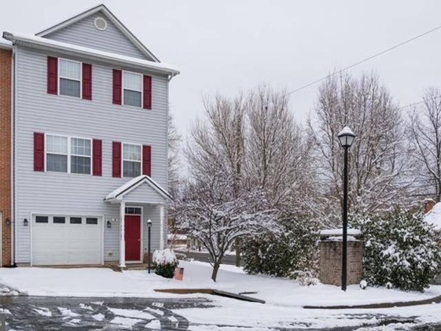Townhouse for sale in Virginia