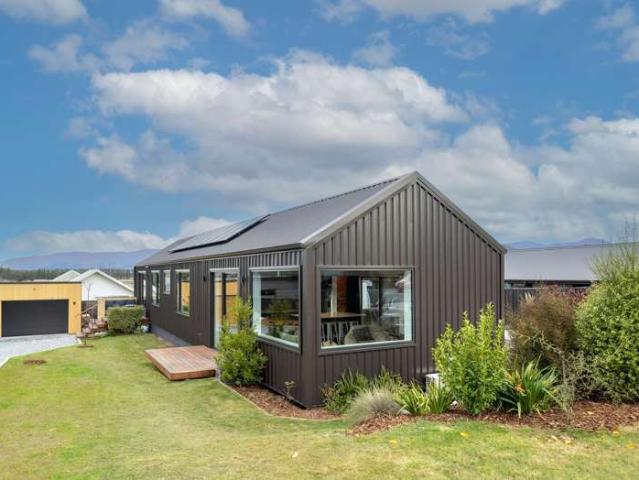 House for sale in Otakou