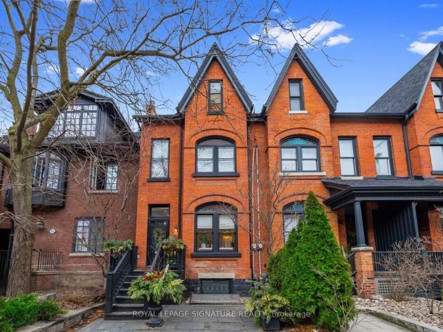 Townhouse for sale in Woburn, Ontario