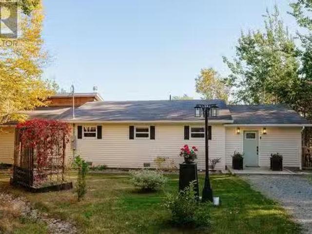 House for sale in Gambo, Newfoundland And Labrador