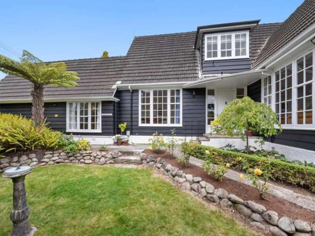 House for sale in Days Bay, Wellington