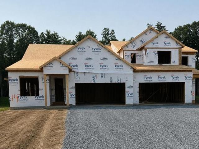 Townhouse for sale in Saratoga, New York