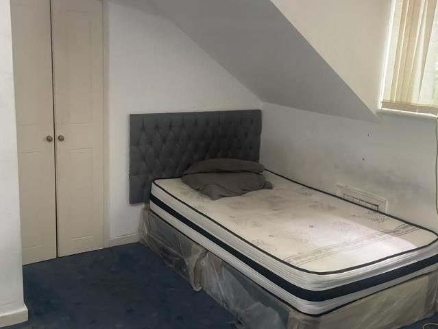 Room for rent in Lee Bank, Greater Manchester