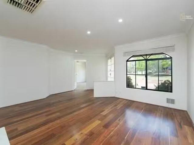 House for rent in Canning Vale, Western Australia