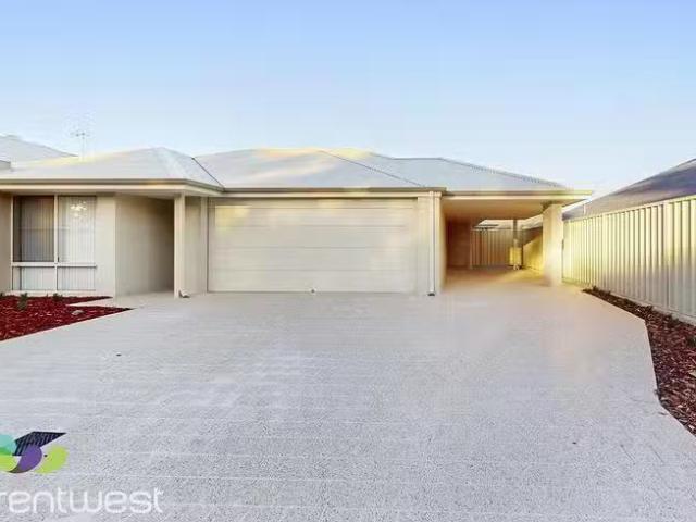 House for rent in Madora Bay