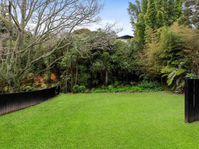 House for sale in Oratia