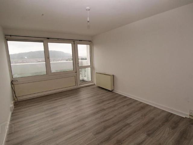 Apartment for rent in Rushpark, Newtownabbey