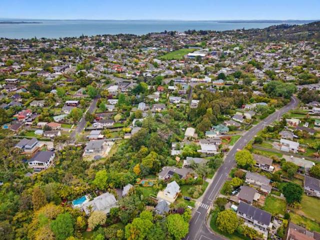 House for sale in Titirangi, Waitākere Ranges