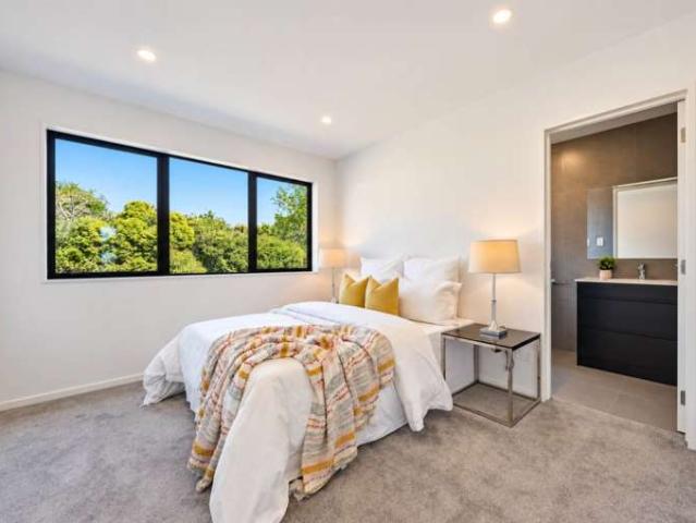 House for sale in Glen Eden, Waitākere Ranges
