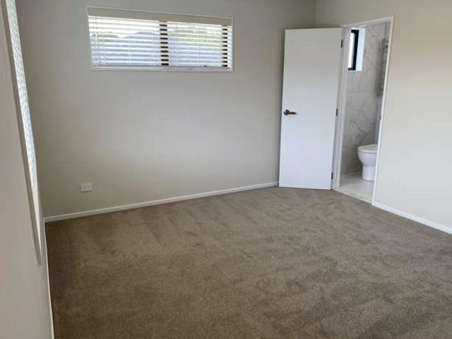 Townhouse for rent in Mount Wellington