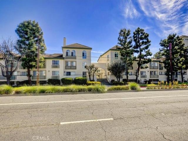Condo for sale in Paramount, California