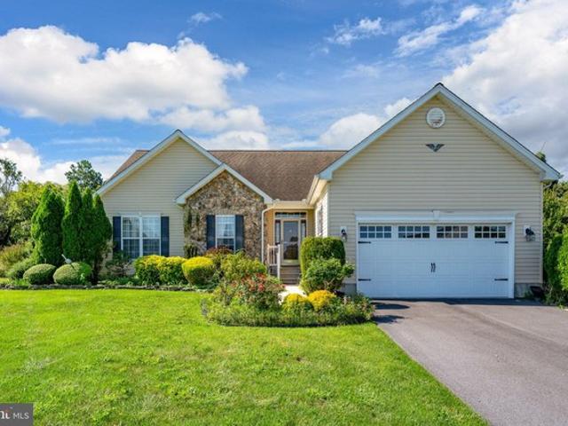 House for sale in Osprey Landing, Milton