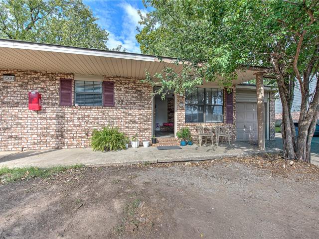 House for sale in Walnut Tree Apartments, Springdale