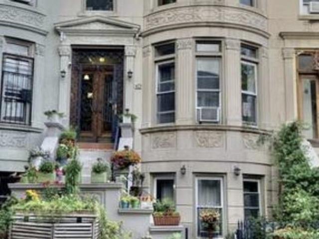 Room for rent in Arverne, New York