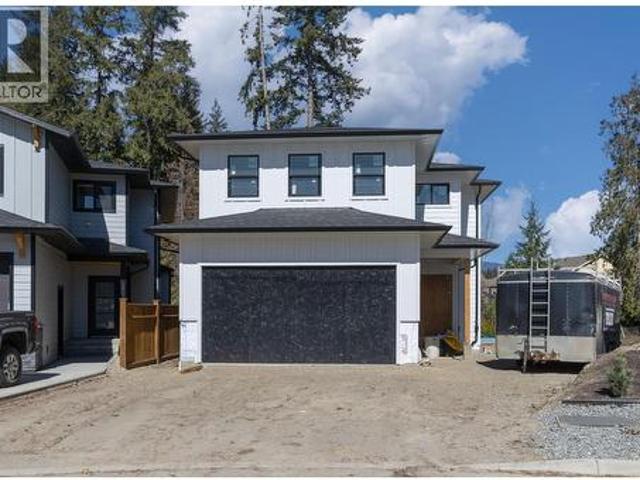 House for sale in Salmon Arm, British Columbia