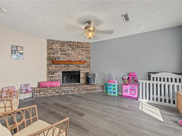 House for sale in Walnut Tree Apartments, Springdale