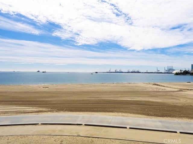 Condo for sale in Long Beach, California